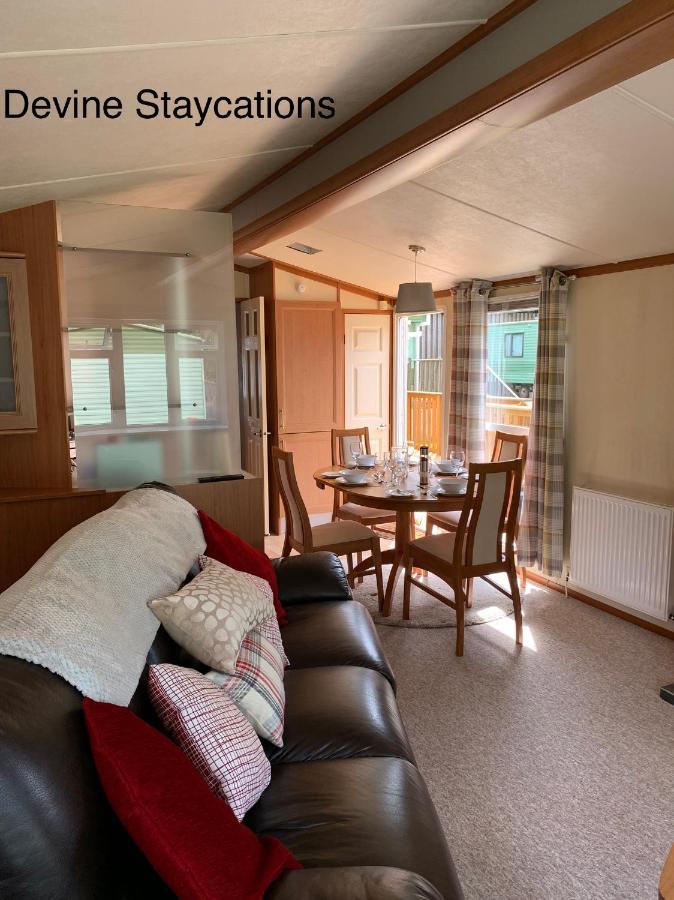Devine Staycations At 38 Riverside Hawick Bagian luar foto