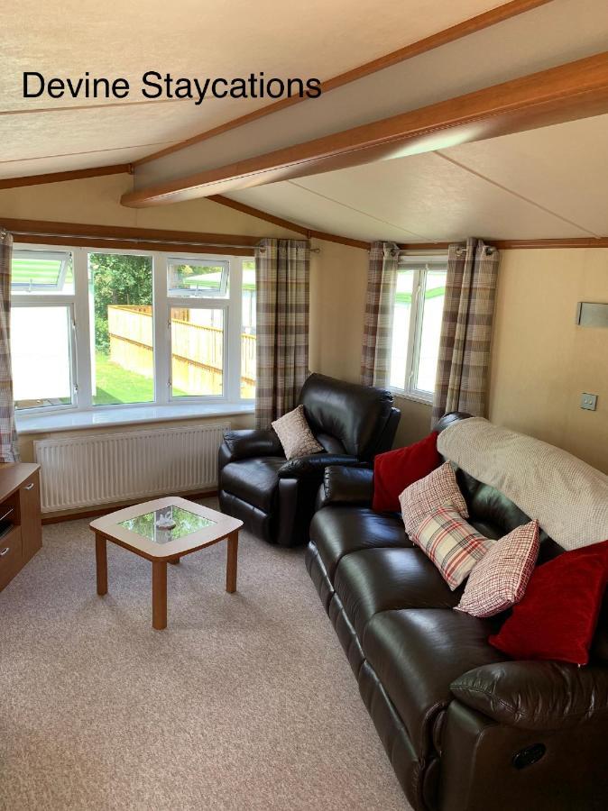 Devine Staycations At 38 Riverside Hawick Bagian luar foto