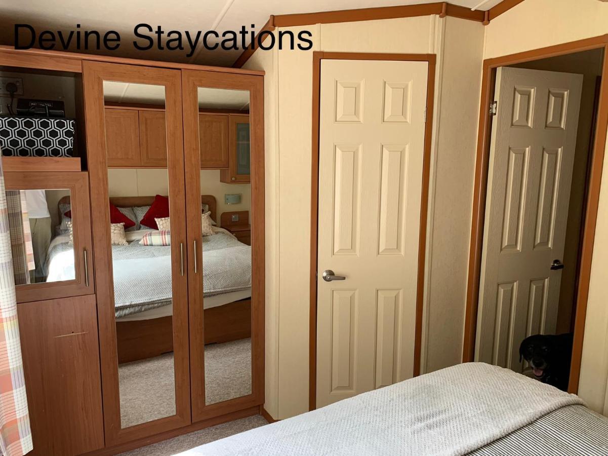 Devine Staycations At 38 Riverside Hawick Bagian luar foto